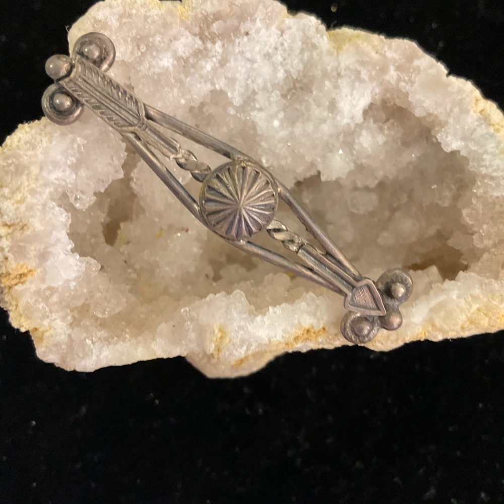 RARE. Very Rare. Vintage Navajo Arrow Bar Pin Silver Fred Harvey Era